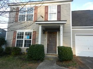6214 McIntyre Ridge Dr, Charlotte, NC 28216