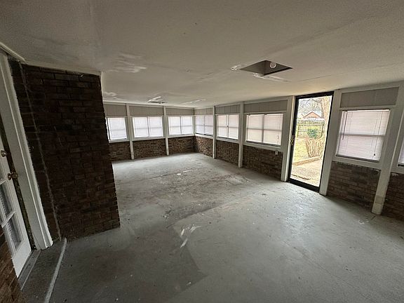 4th image of 6903 Glenwick Dr