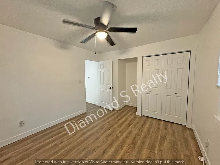 Park Duplex, Spfd — Photo 10