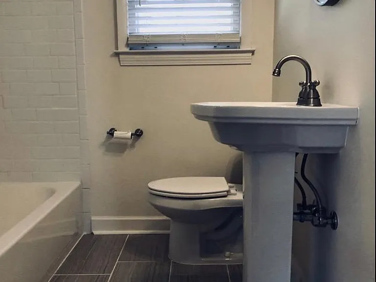 196 Leonora Dr — Photo 13