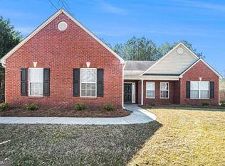 524 Plantation Creek Dr, Loganville, GA 30052