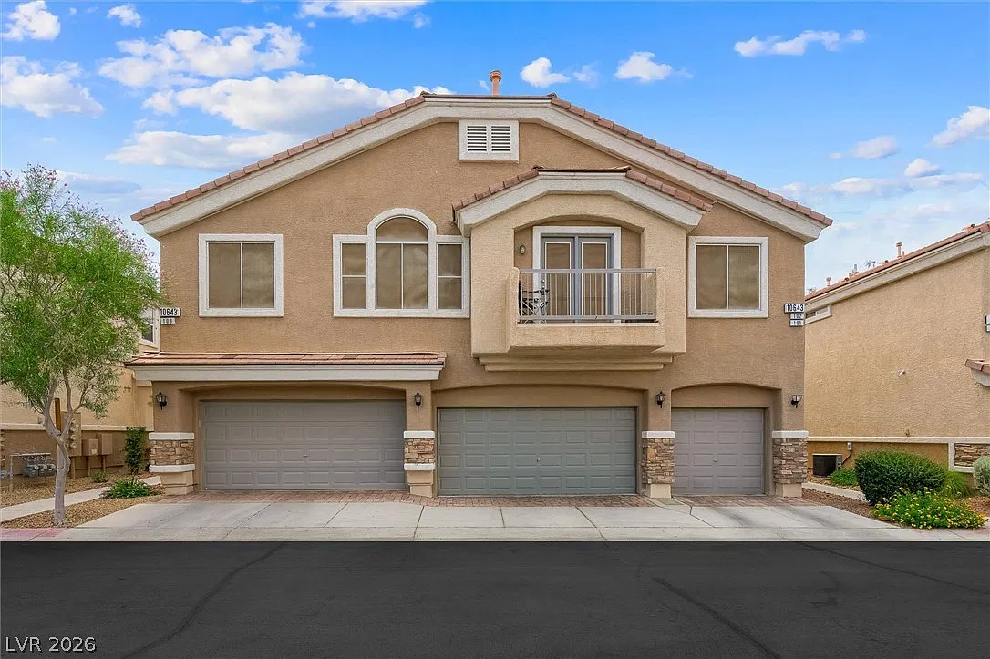 3 bed, 2.5 bath, 1423 sqft, $1,800 — Photo 1