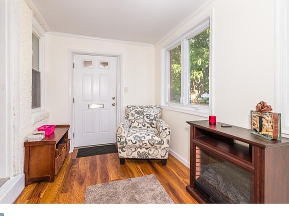 2nd image of 411 Geddes St