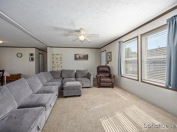 3rd image of 1475 Red Oak Ln NE