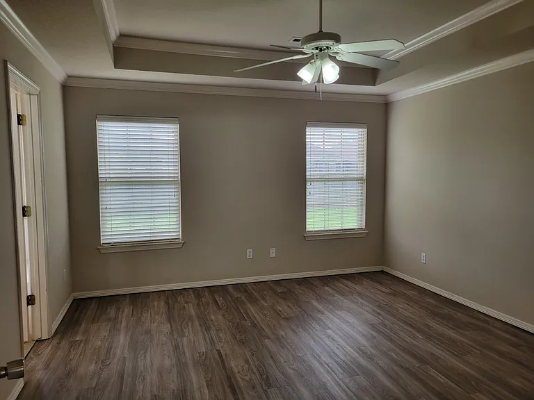 208 E Southpointe Ave — Photo 7
