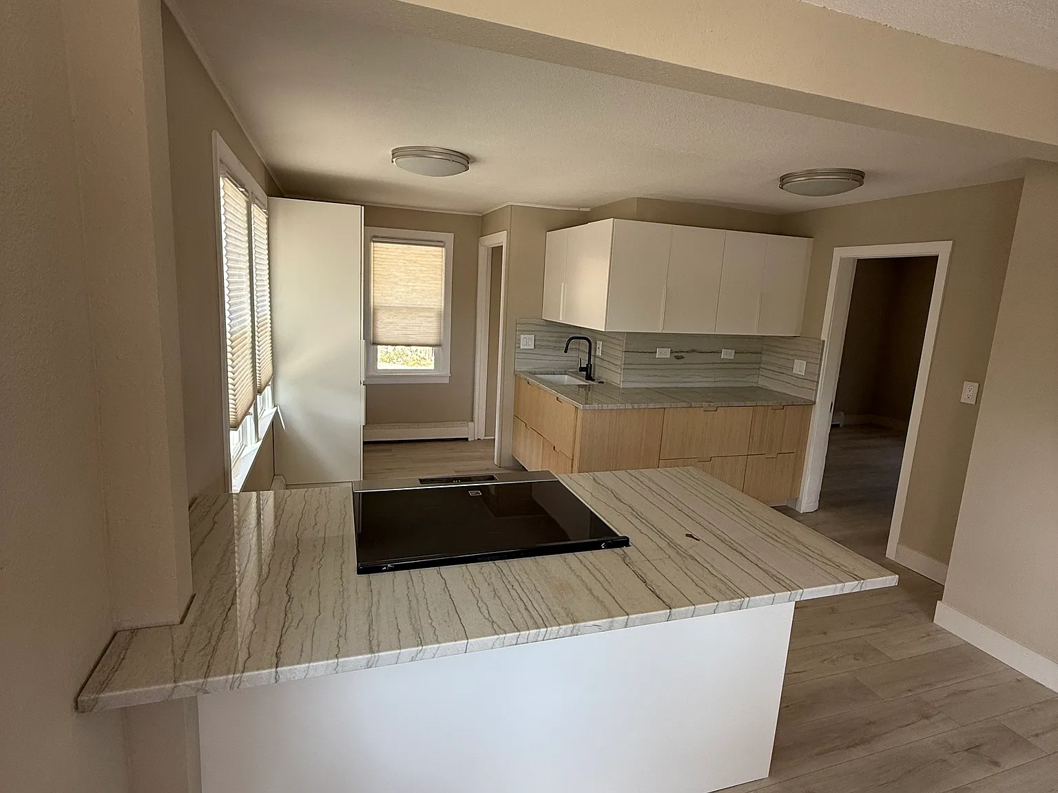 2 bed, 1400 sqft, $2,400 — Photo 3