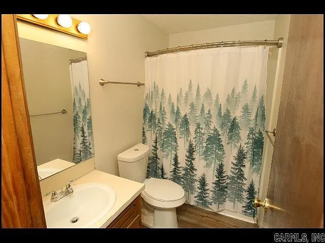 208 S Linden St #A — Photo 16