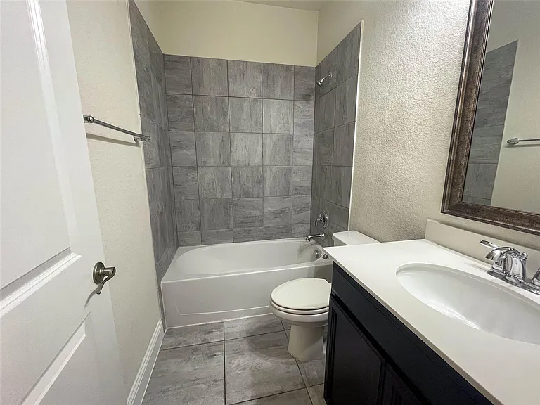 723 Callaway Dr — Photo 4