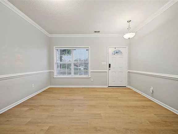 2nd image of 109 N Oceana Blvd