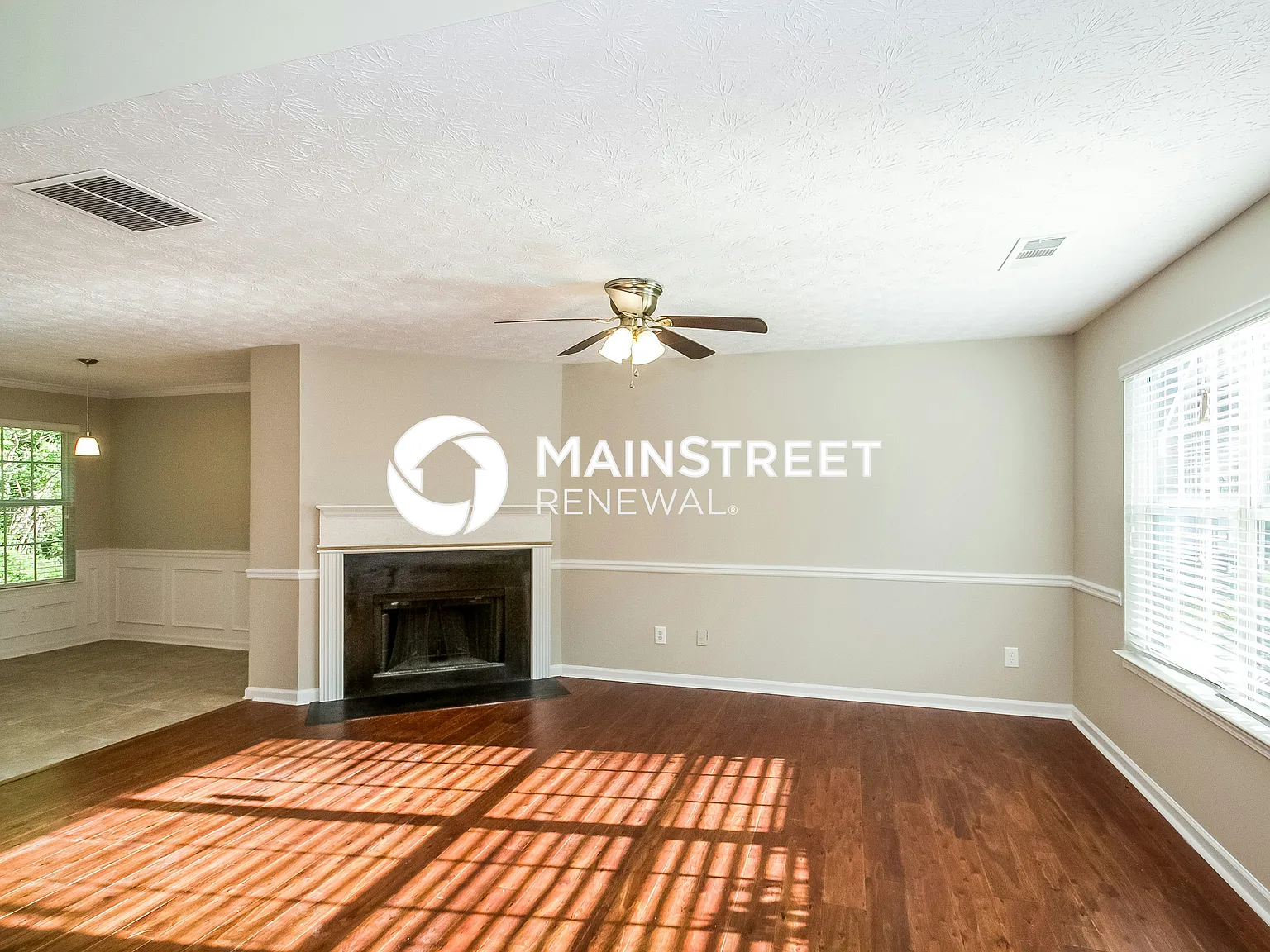 4397 Chester Ln — Photo 3