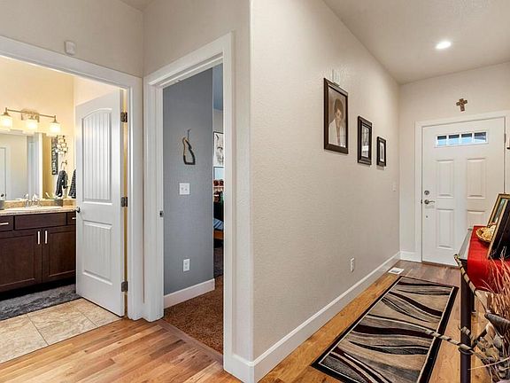4th image of 1922 Lynda Ln
