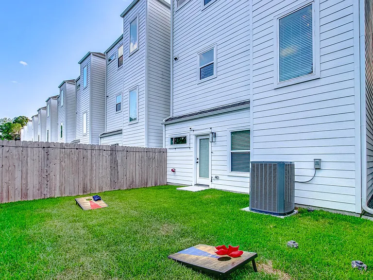 5330 Donovan Gardens Ln — Photo 34