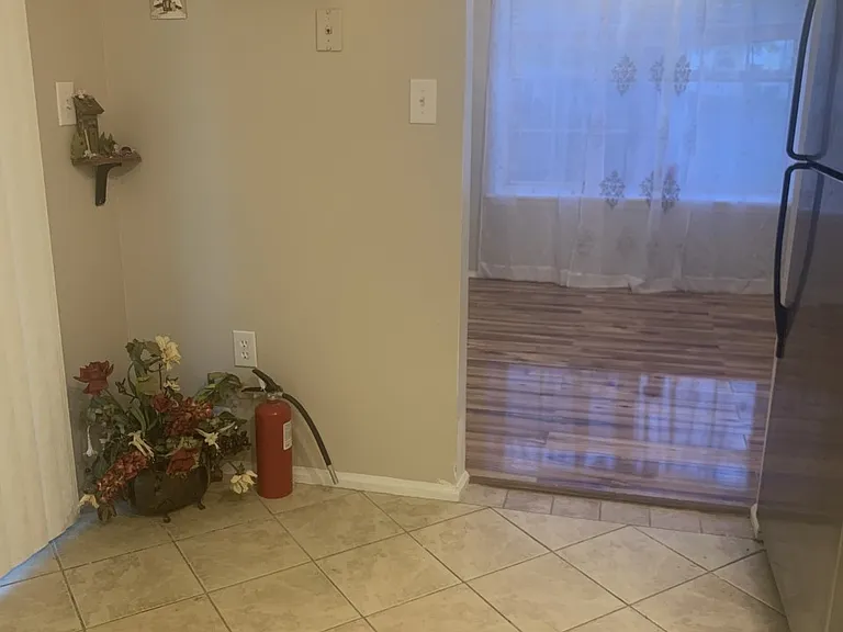 227 Lindsey Ct #1 — Photo 12