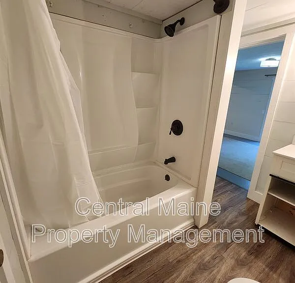 109 S Reynolds Rd — Photo 32