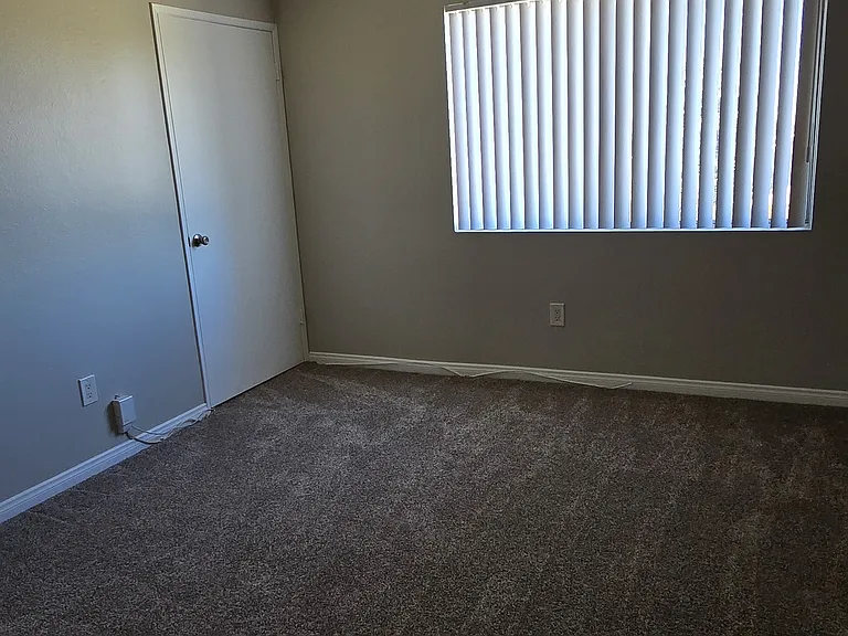 Townhouse Apartments — Photo 9