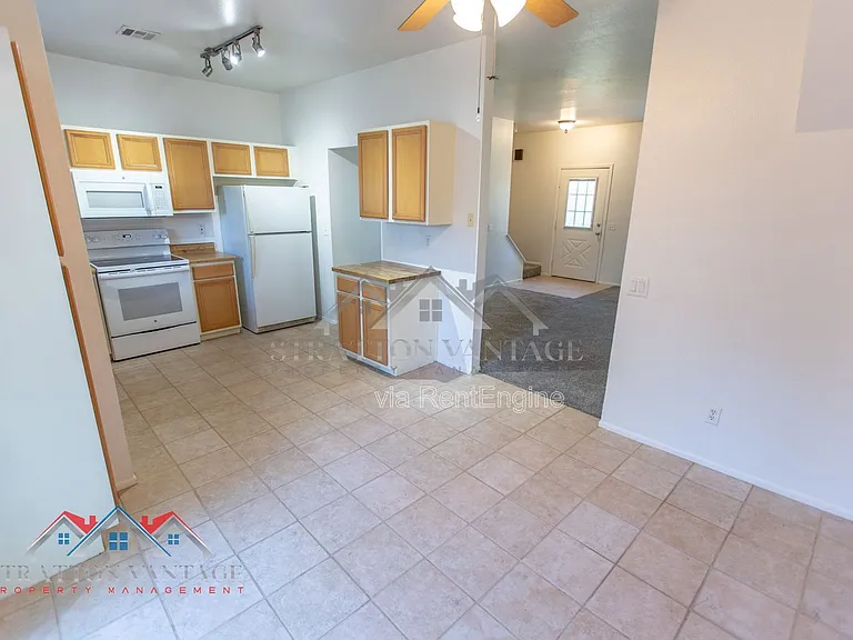 1970 N Hartford St #62 — Photo 10