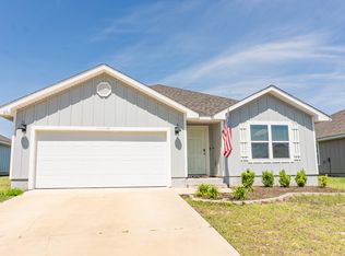 206 Laurel Hill St, Crestview, FL 32539