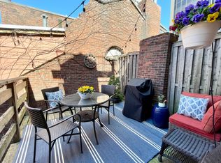 4 Derne St APT 3, Boston, MA 02114