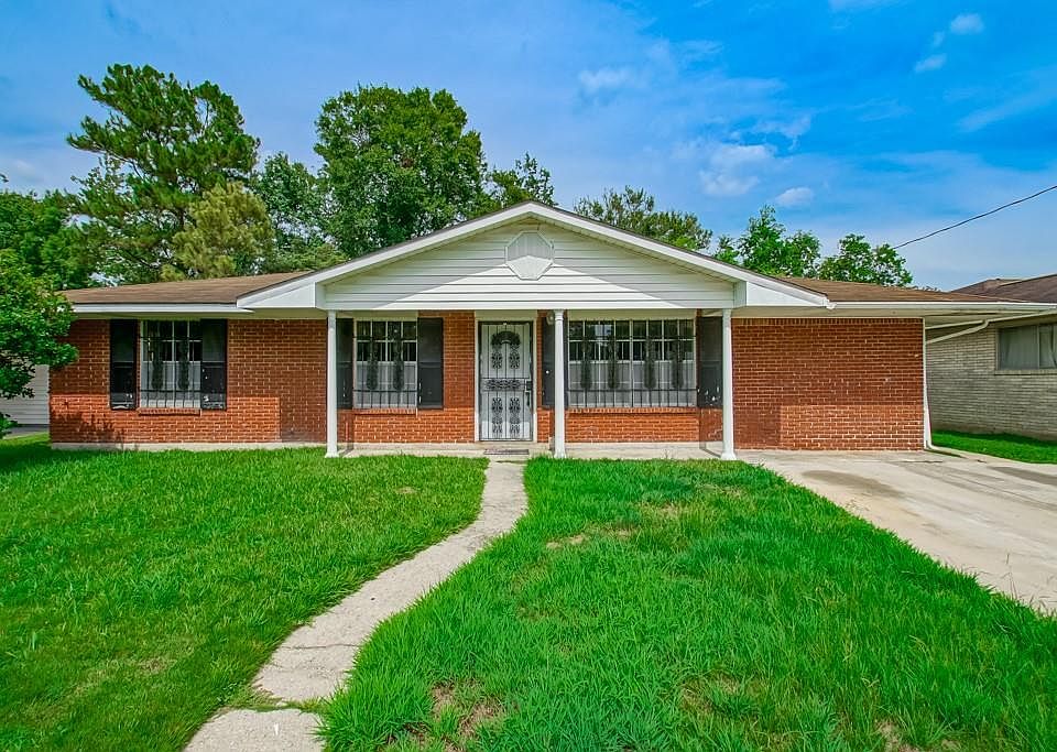 1st image of 222 Mockingbird Ln