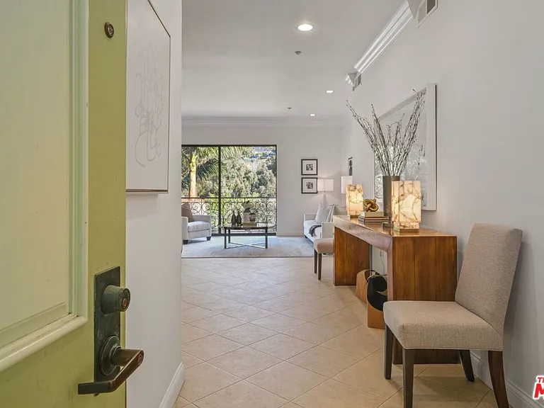 16000 W Sunset Blvd #Penthouse 302 — Photo 3