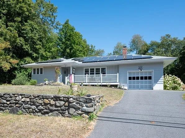 271 Sterling St, Lancaster, MA 01523