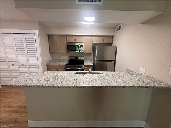 5th image of 5305 Summerlin Rd #501