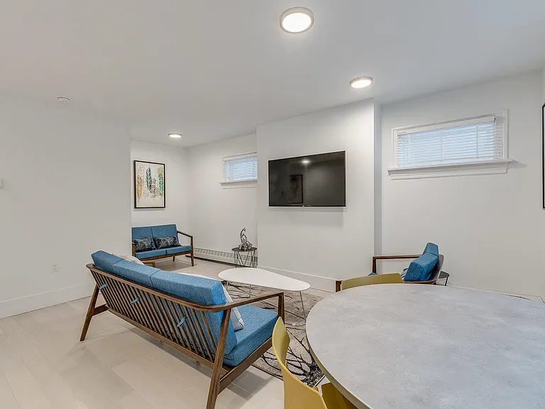 1425 Haro St #107 — Photo 2