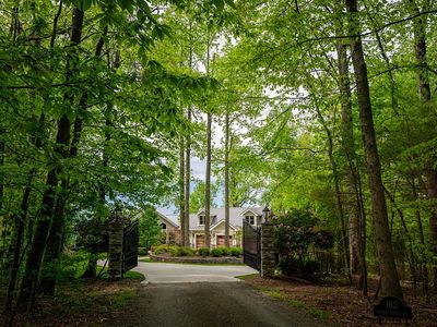 162 Golden Leaves Dr, Fancy Gap, VA, 24328