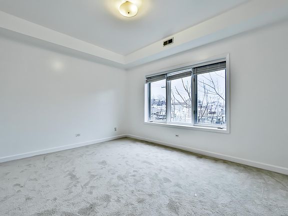 5th image of 2158 W Grand Ave Unit 306