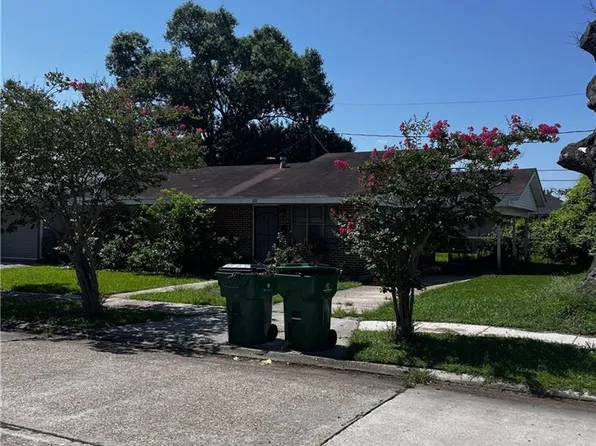 208 James Ct, Gretna, LA 70053