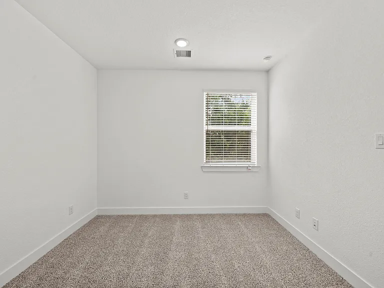 527 Park Hill Ct — Photo 12