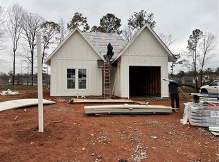 110 Hunters Way, Opelika, AL 36801