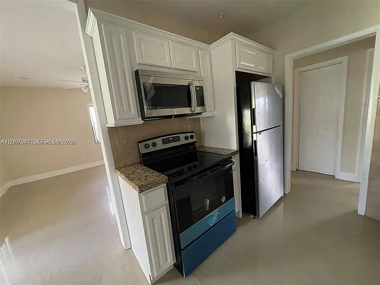 1448 NE 177th St — Photo 4