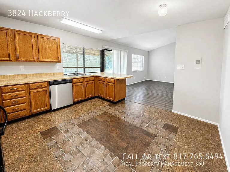 3824 Hackberry Ln — Photo 4
