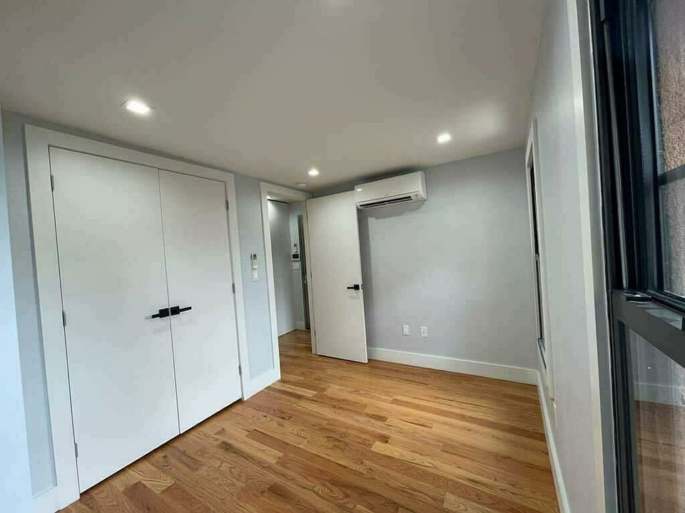 1st image of 225 Halsey St #4B
