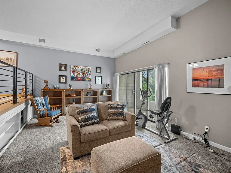 4902 University Ave #325 — Photo 8