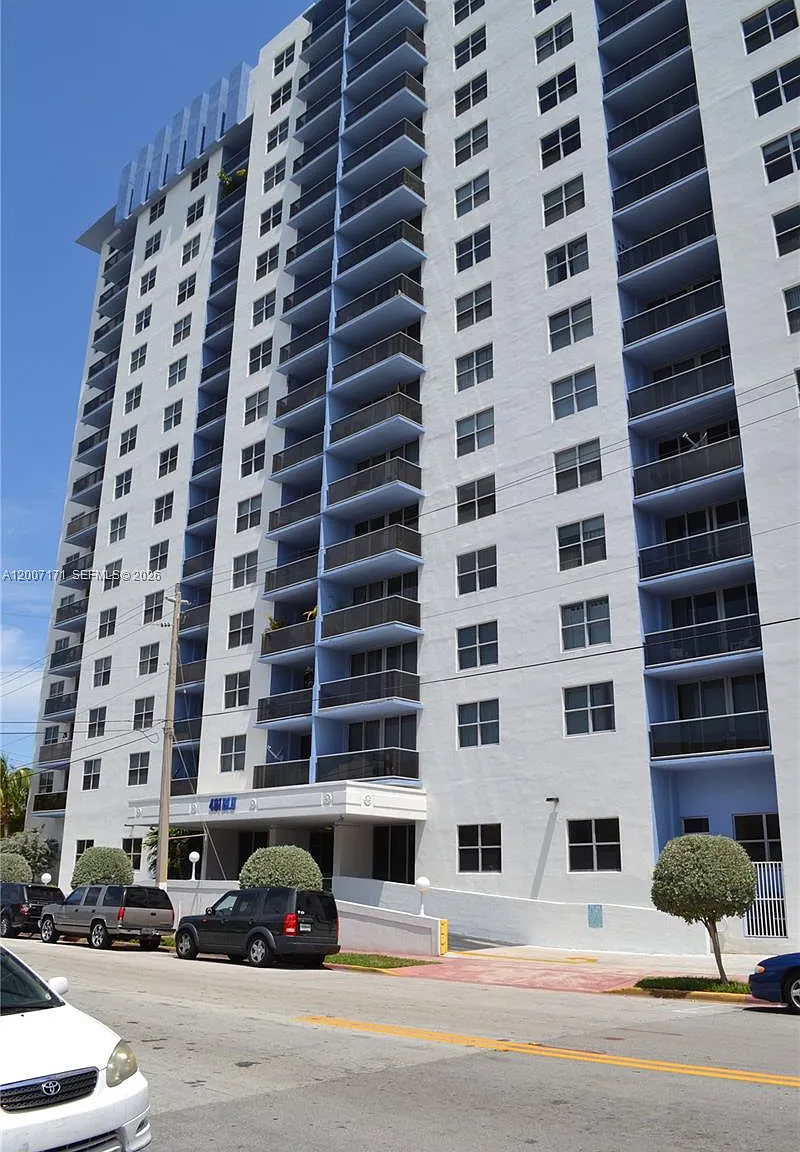 401 Blu Of North Beach Co — Photo 1