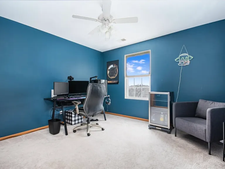 4022 Oak Tree Ln — Photo 6