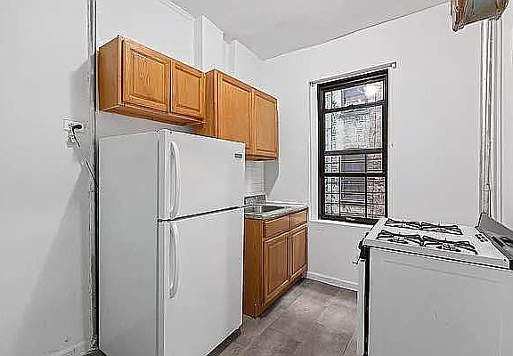 3rd image of 145 Audubon Ave APT 1D