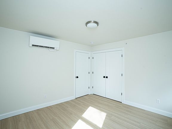 3rd image of 490 Broad Ave APT 5