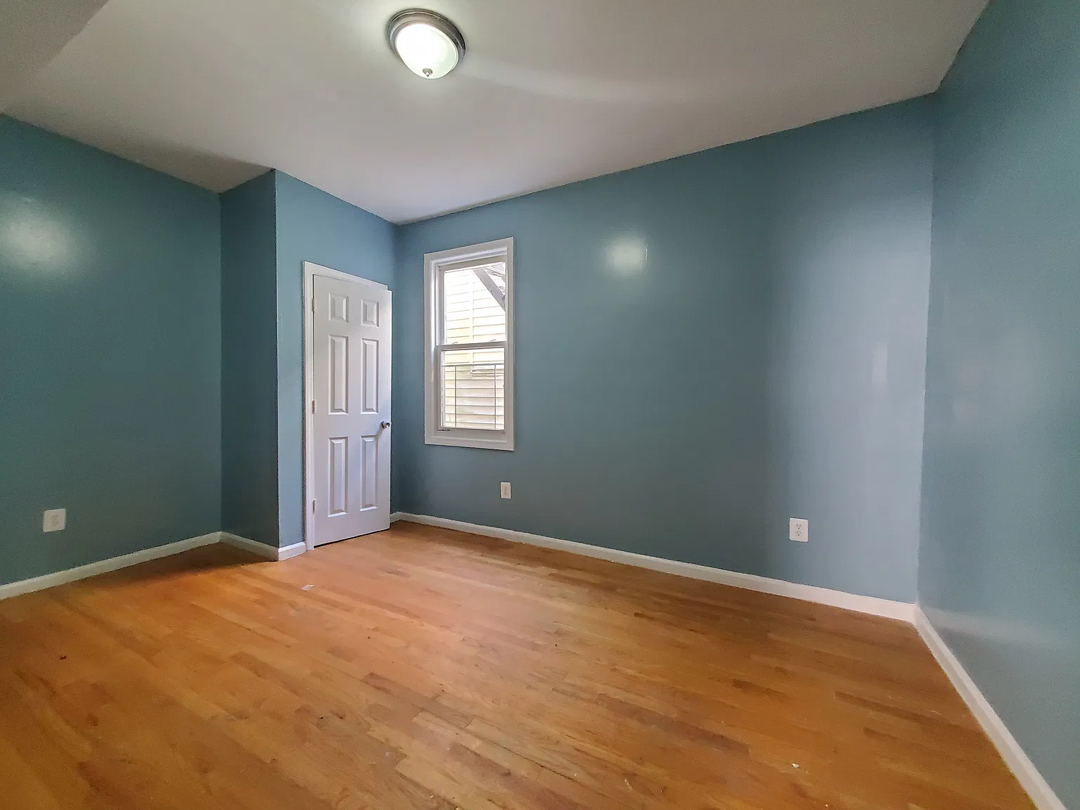 3 bed, 1000 sqft, $2,450 — Photo 4