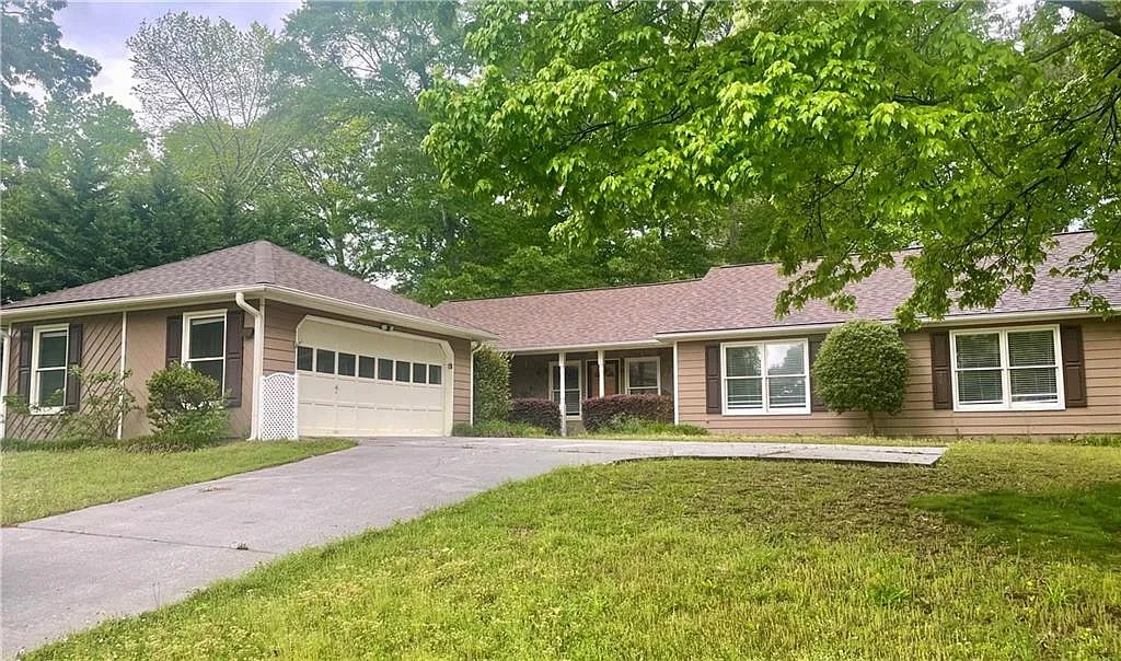 3 bed, 2.0 bath, 1860 sqft, $2,499 — Photo 1
