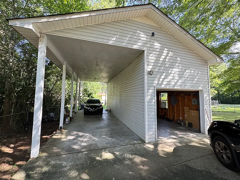 2323 Applewood Dr — Photo 5