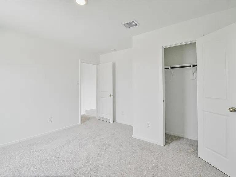 21811 Carpineti Ln — Photo 35