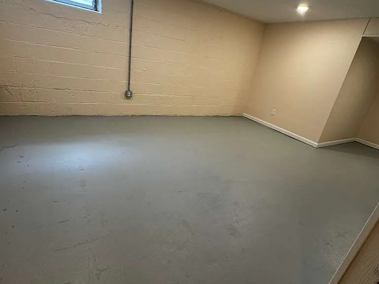 7452 Lawrence Rd — Photo 1