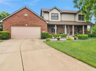 260 Crestview Ln, Dyer, IN 46311