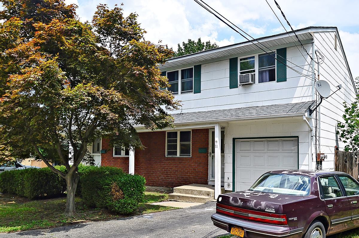 9TH The Cres, West Babylon, NY 11704 | Zillow