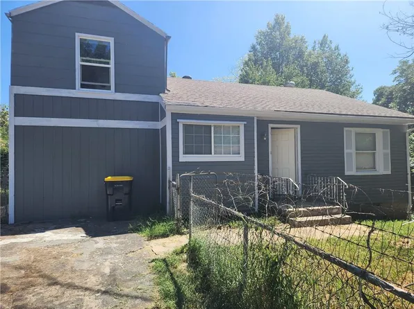8027 Garfield Ave, Kansas City, MO 64132