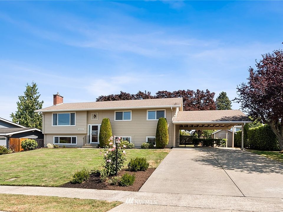 Welcome to this wonderful home in the established Marine View Lane neighborhood!