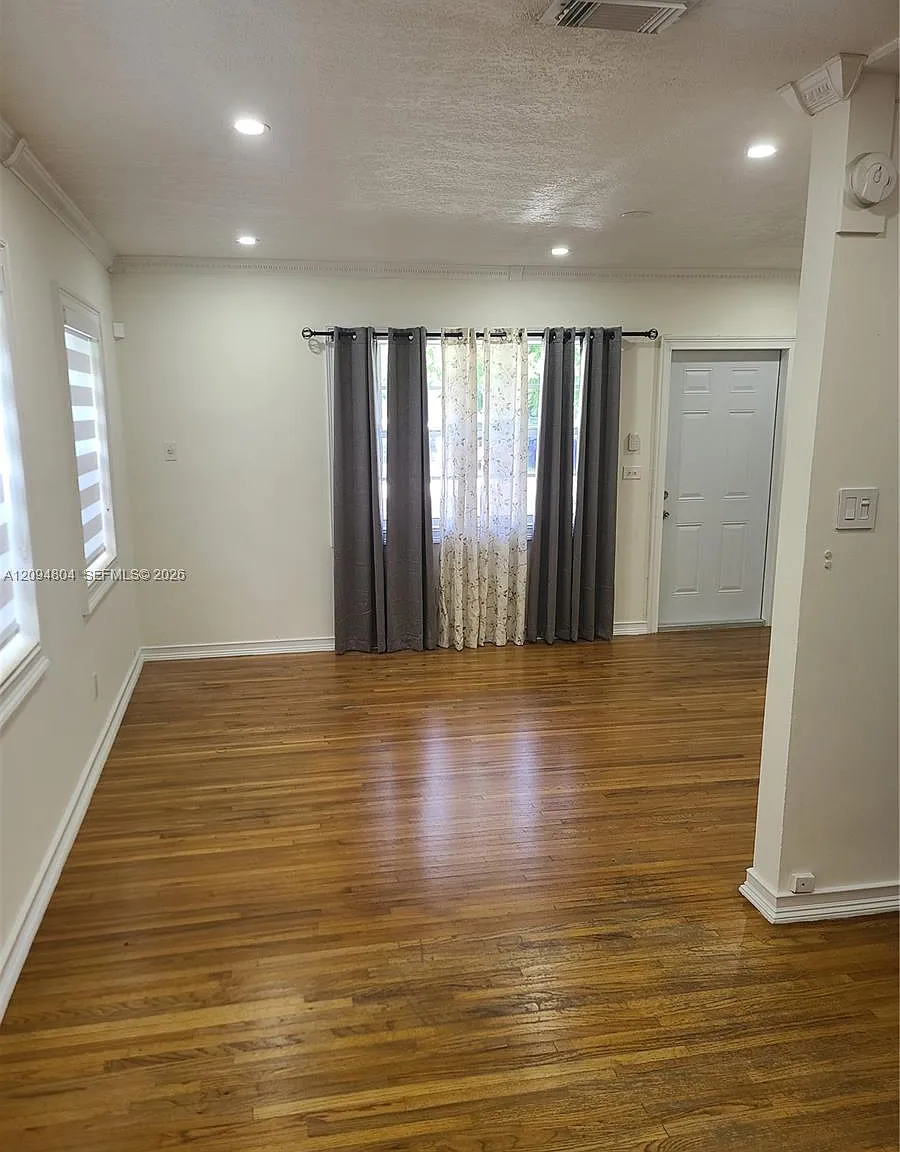 2862 SW 38th Ct — Photo 3